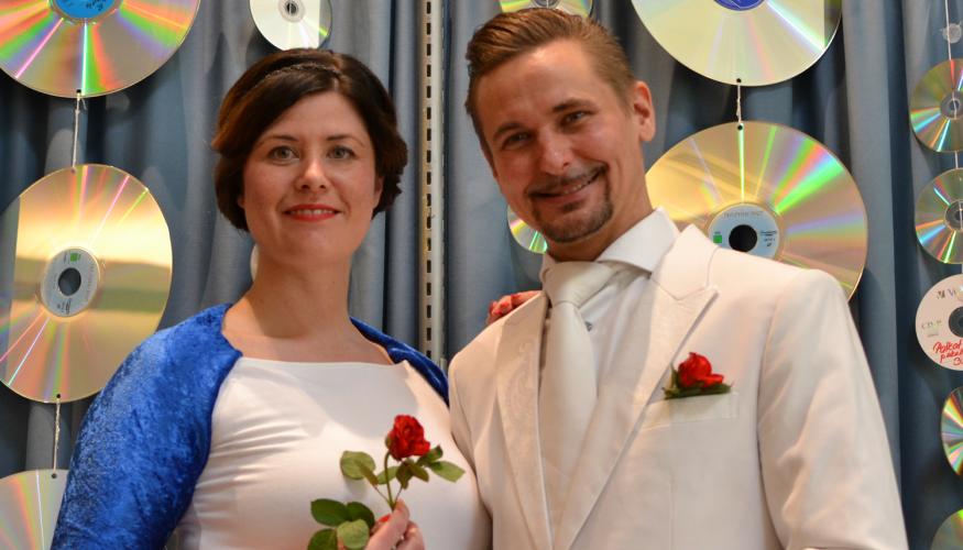 Lailaa ja Olavia esittävät Sanna Takatalo-Heinonen ja Rooope Pelo