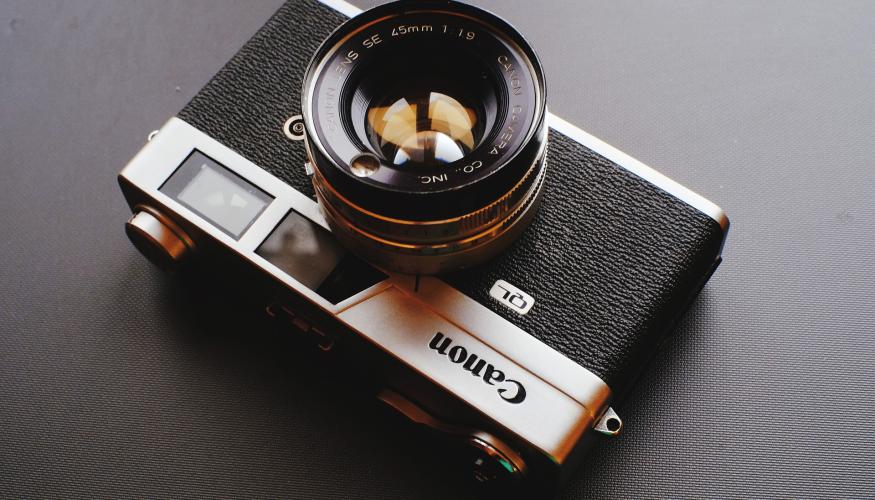 Vanha nostalginen Canon filmikamera